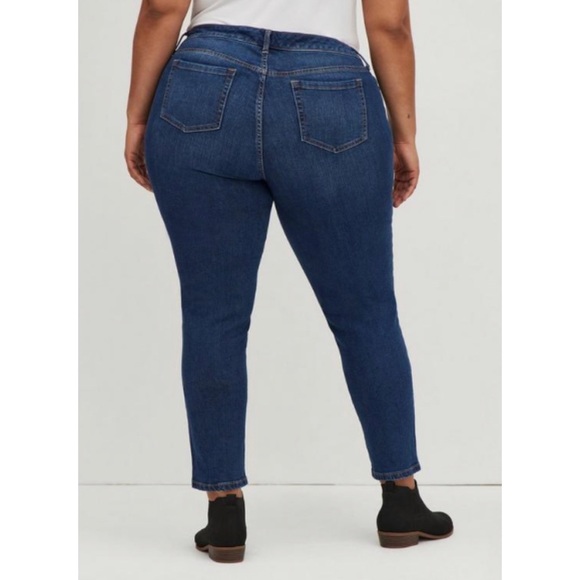 🆕 Boyfriend Straight Vintage Stretch Mid Rise Jean 16 S Short NWT Torrid New! - Picture 4 of 6